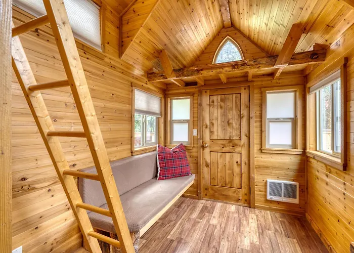 Stay Portland Collection - Tiny Log Cabin - Walk To Local Shops & Eateries