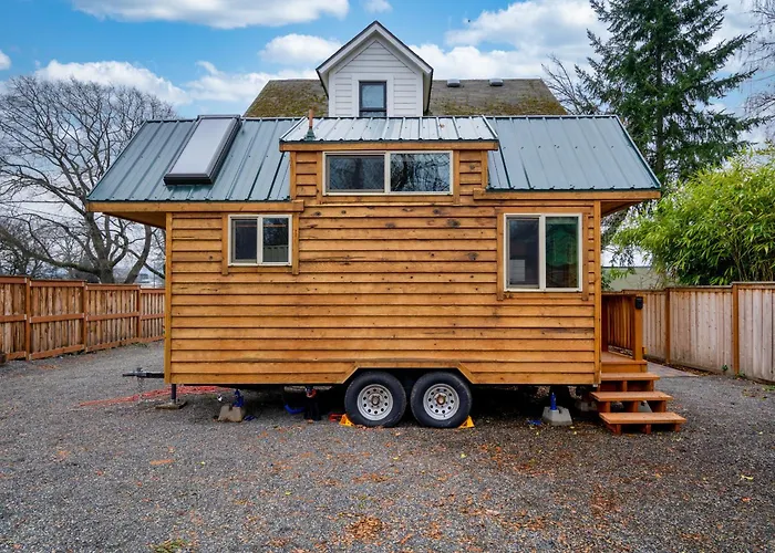 Stay Portland Collection - Tiny Log Cabin - Walk To Local Shops & Eateries
