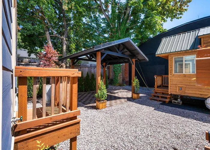 Stay Portland - Tiny Log Cabin - Walk To Local Shops & Eateries