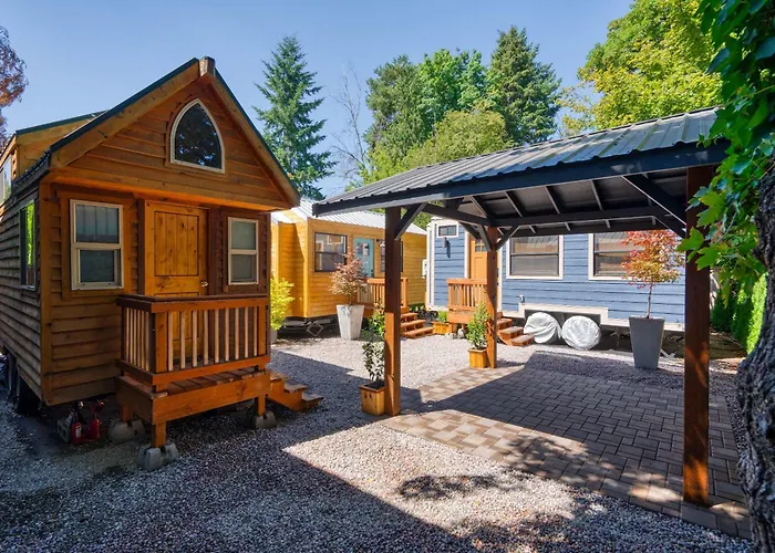 Stay Portland - Tiny Log Cabin - Walk To Local Shops & Eateries